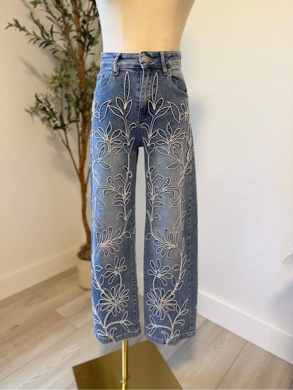 Zack & Zoey Light Blue Denim Wide-Leg Jeans with White Floral Embroidery